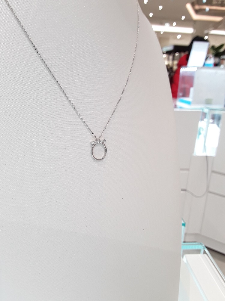 Stonehenge White gold necklace I0077 Wedding look 
