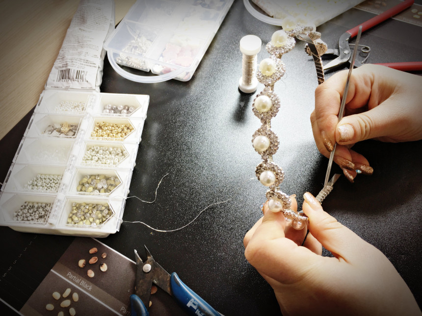 <b><p>Unknown Pearl The Cross ring handmade Twenties</p></b><b><p>オンバル 真珠 クロス イヤリング ハンドメイド 20代の女性 ヴィンテージ アィークな感じ</p></b><br /><br /><p align='center'>