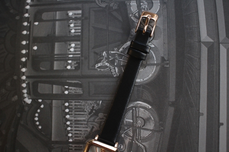 <b><p>Shine black Woman leather wrist clo 2cor</p></b><b><p>シャイン ブラック 女性 レザー 手首 時計 2色 ファッション ギフト デイリー</p></b><br /><br /><p align='center'>