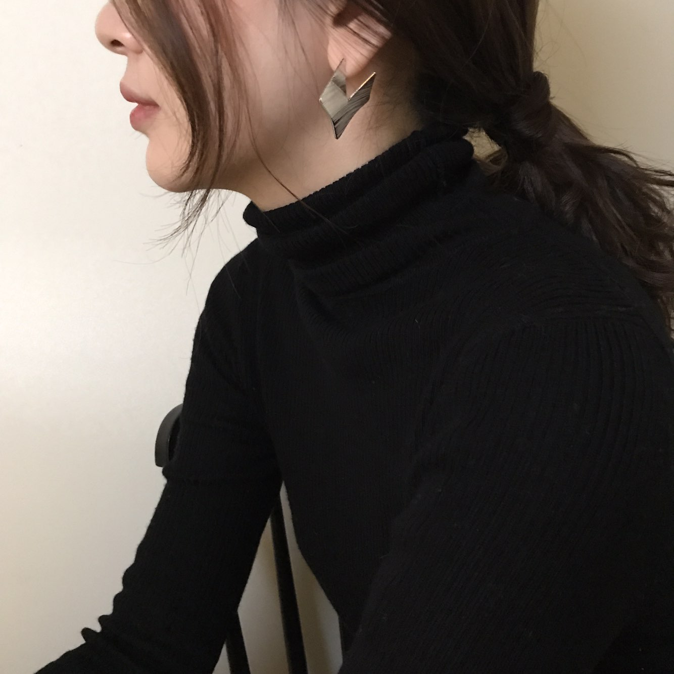 Wear drop earrings Office fashion Fashionable mode