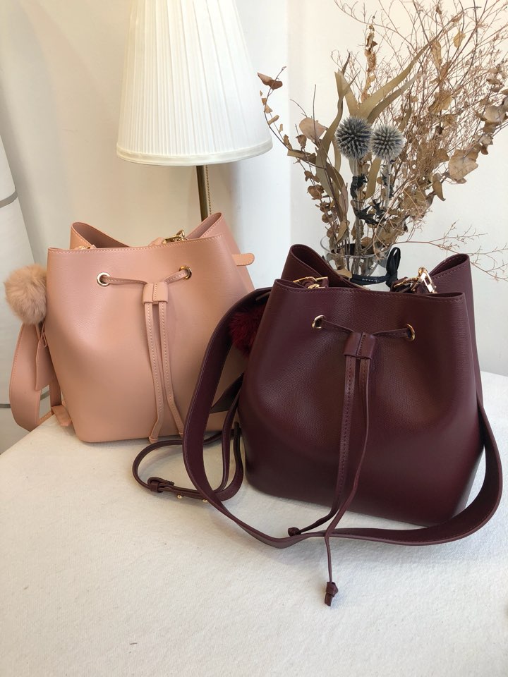 <b><p>Do not pour foam buckle 5color Daily Bag</p></b><b><p>無排ポンポンがバケットバッグ5colorデイリーショルダーバッグオフィスバッグ秋、20代の女性のバッ</p></b><br /><br /><p align='center'>