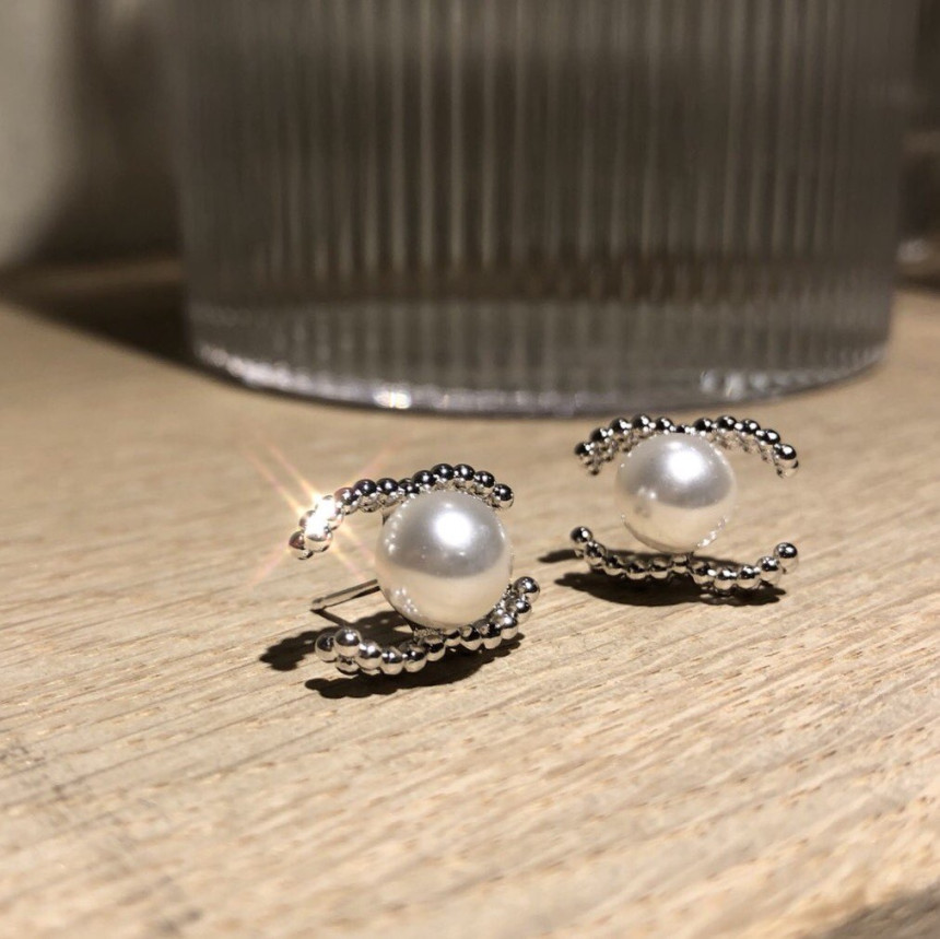 all silver Coco Swall Pearl Earrings Minimal Life 