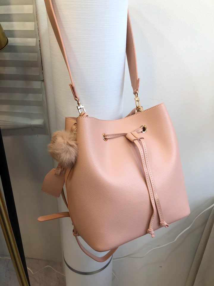 <b><p>Do not pour foam buckle 5color Daily Bag</p></b><b><p>無排ポンポンがバケットバッグ5colorデイリーショルダーバッグオフィスバッグ秋、20代の女性のバッ</p></b><br /><br /><p align='center'>