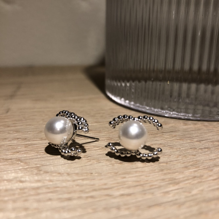 all silver Coco Swall Pearl Earrings Minimal Life 