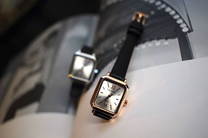 <b><p>Shine black Woman leather wrist clo 2cor</p></b><b><p>シャイン ブラック 女性 レザー 手首 時計 2色 ファッション ギフト デイリー</p></b><br /><br /><p align='center'>