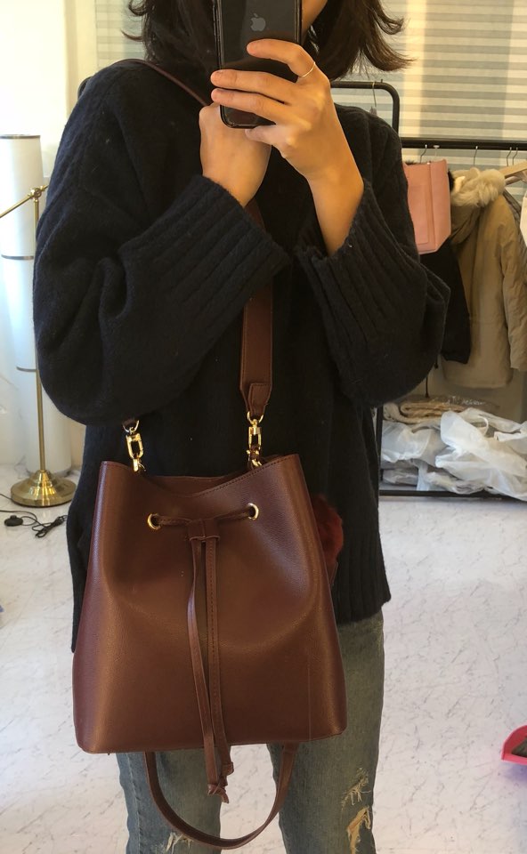 <b><p>Do not pour foam buckle 5color Daily Bag</p></b><b><p>無排ポンポンがバケットバッグ5colorデイリーショルダーバッグオフィスバッグ秋、20代の女性のバッ</p></b><br /><br /><p align='center'>