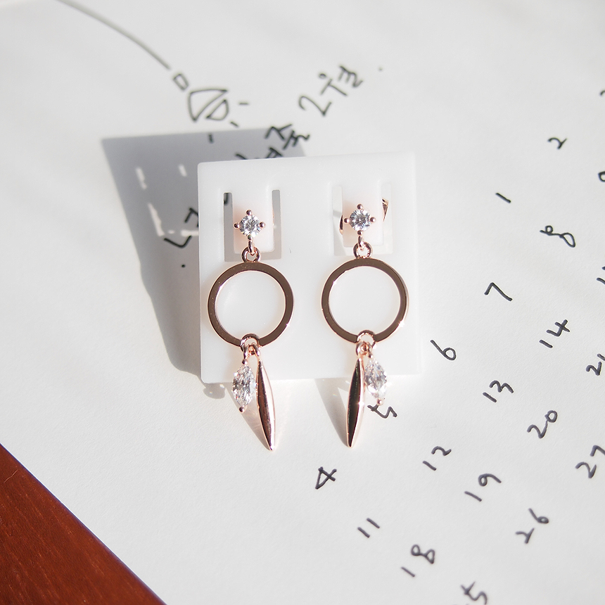 Allergy Preventive It Drop Earrings Twenties Women