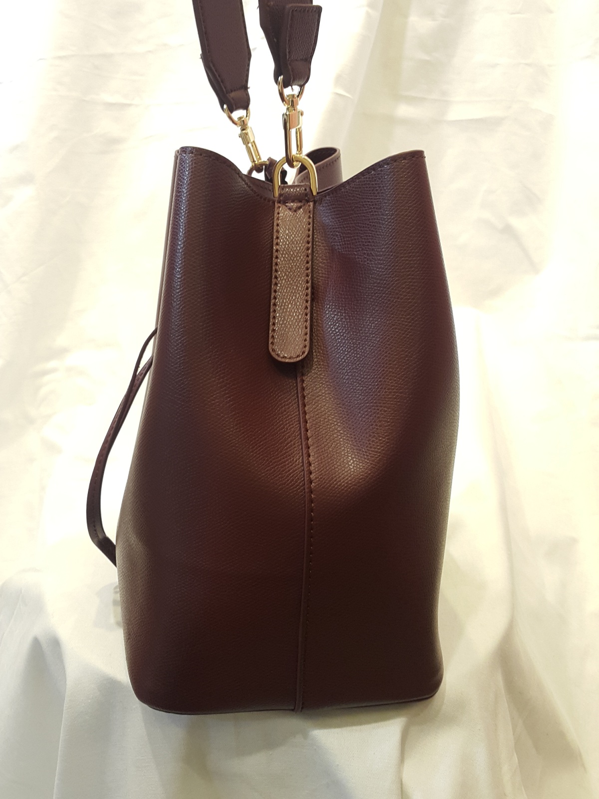 <b><p>Pom-pom embroidered bucket bag _3color Simple</p></b><b><p>ポンポンがボクジョリバケットバック_3colorシンプルフレンチルックファッショナブルな四季20代の</p></b><br /><br /><p align='center'>