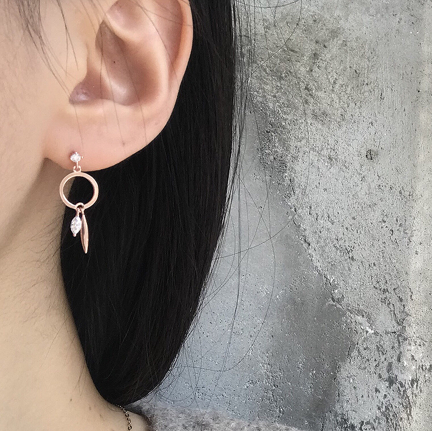 Allergy Preventive It Drop Earrings Twenties Women