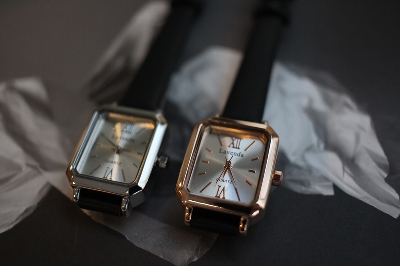 <b><p>Shine black Woman leather wrist clo 2cor</p></b><b><p>シャイン ブラック 女性 レザー 手首 時計 2色 ファッション ギフト デイリー</p></b><br /><br /><p align='center'>