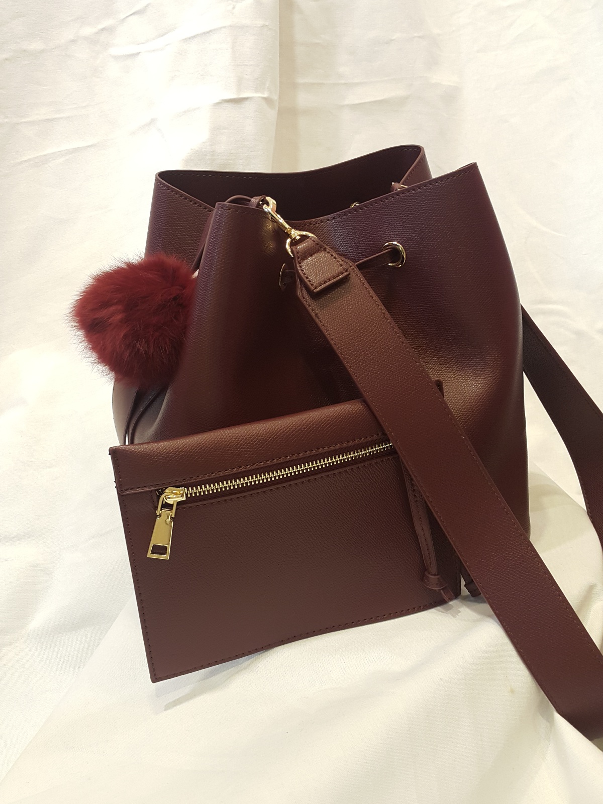 <b><p>Pom-pom embroidered bucket bag _3color Simple</p></b><b><p>ポンポンがボクジョリバケットバック_3colorシンプルフレンチルックファッショナブルな四季20代の</p></b><br /><br /><p align='center'>