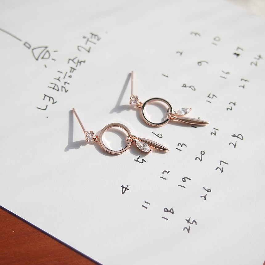 Allergy Preventive It Drop Earrings Twenties Women