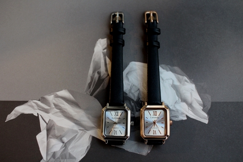 <b><p>Shine black Woman leather wrist clo 2cor</p></b><b><p>シャイン ブラック 女性 レザー 手首 時計 2色 ファッション ギフト デイリー</p></b><br /><br /><p align='center'>