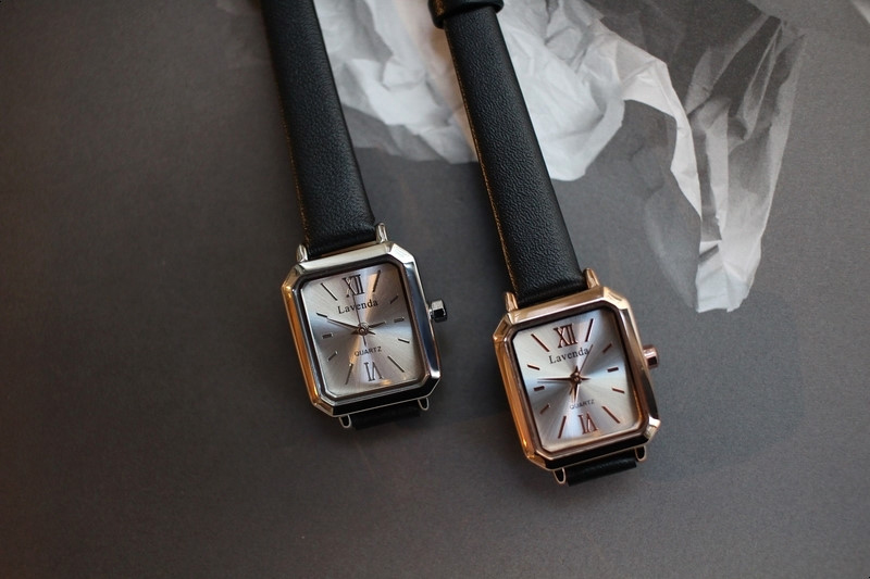 <b><p>Shine black Woman leather wrist clo 2cor</p></b><b><p>シャイン ブラック 女性 レザー 手首 時計 2色 ファッション ギフト デイリー</p></b><br /><br /><p align='center'>