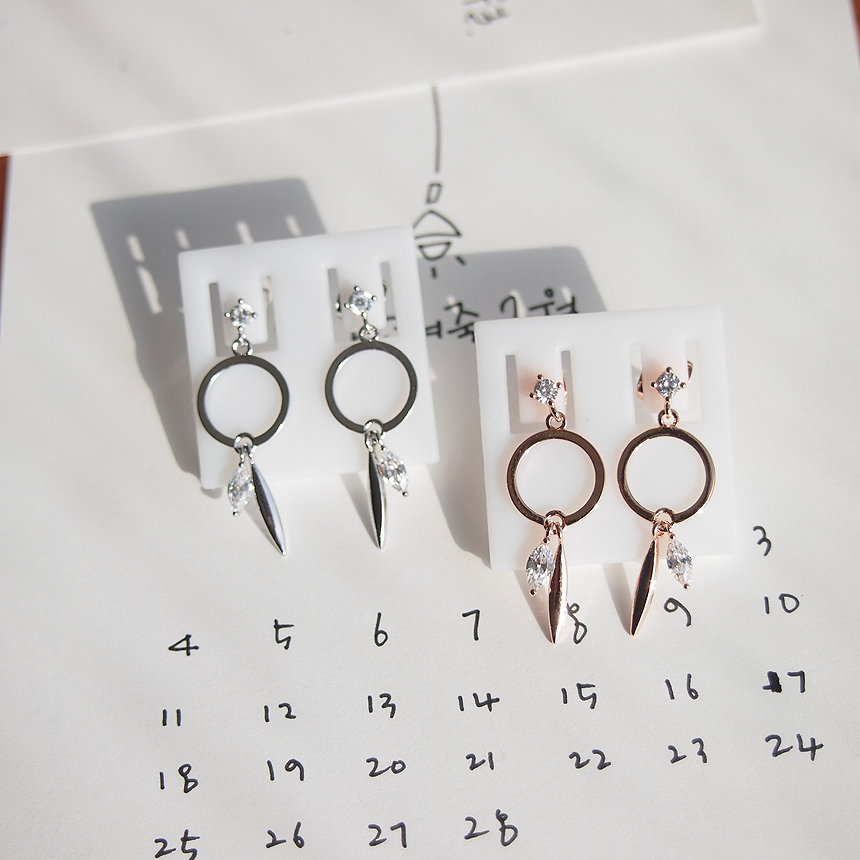 Allergy Preventive It Drop Earrings Twenties Women