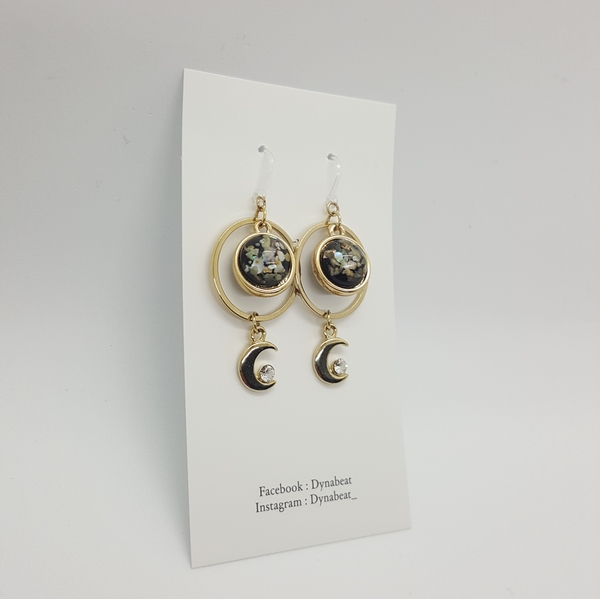 Dyna Light Space Moon Earring Color 3 kinds Luxuri