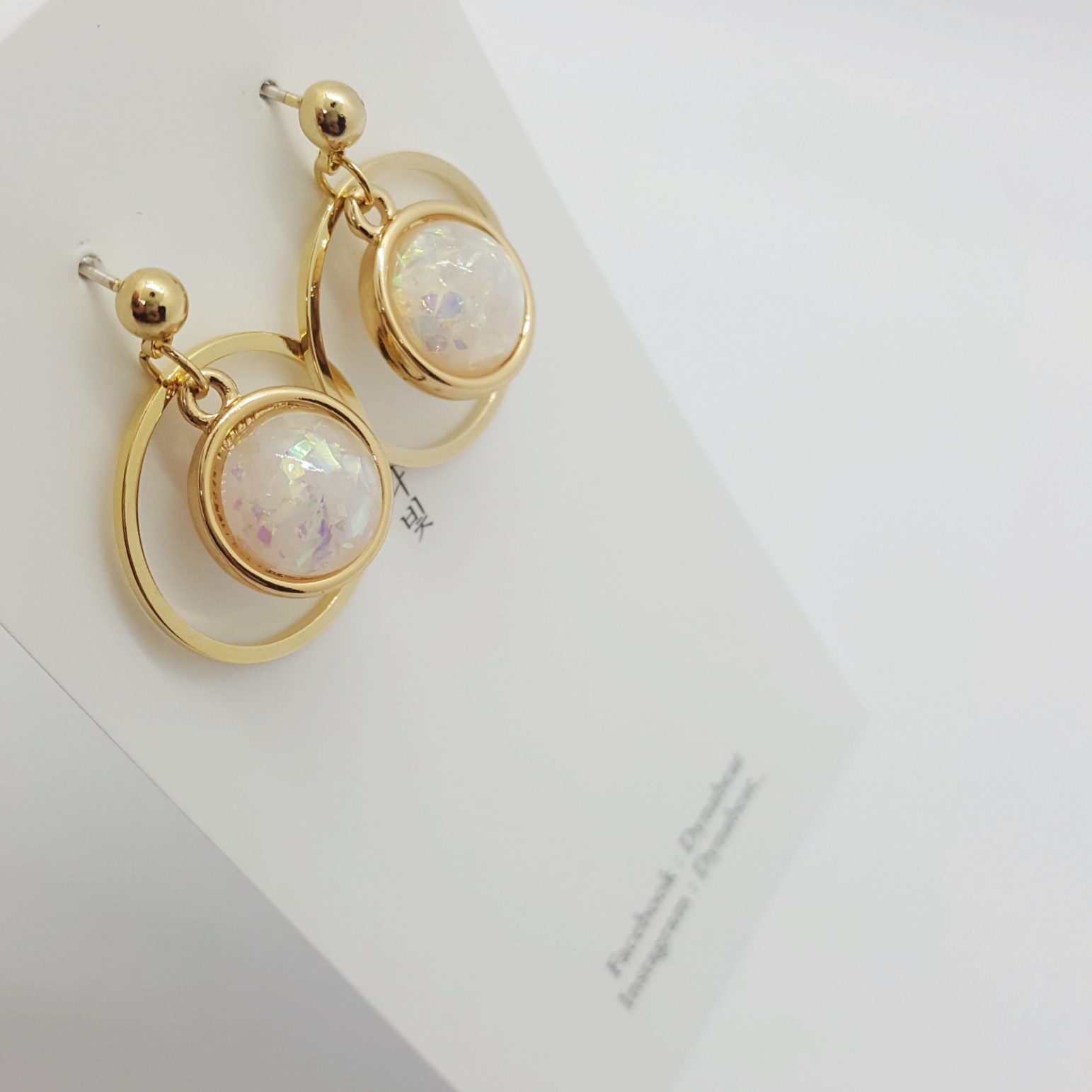 Dyna Light Space Moon Earring Color 3 kinds Luxuri