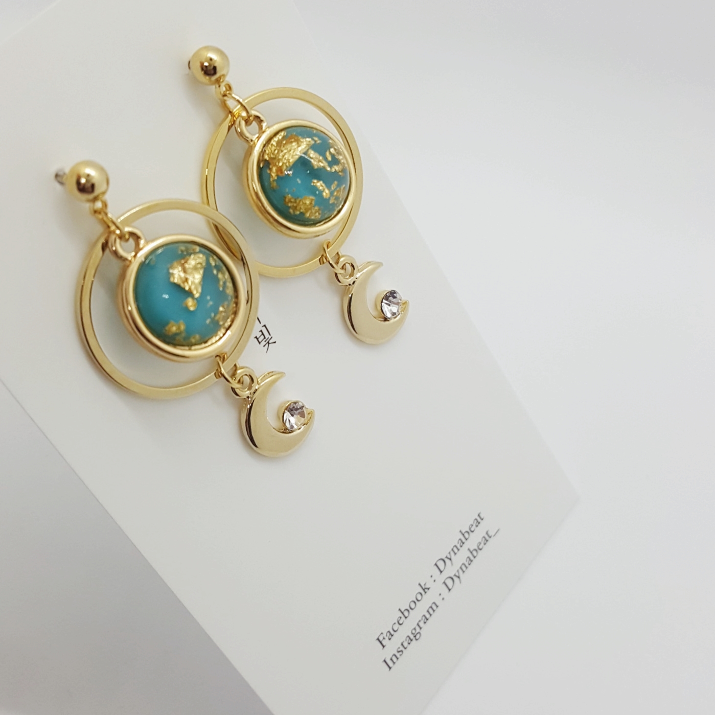 Dyna Light Space Moon Earring Color 3 kinds Luxuri