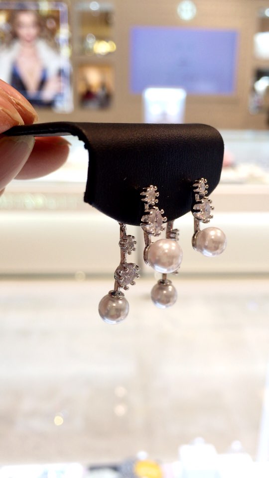 Eileen Two Way Pearl Earrings AJBE2380