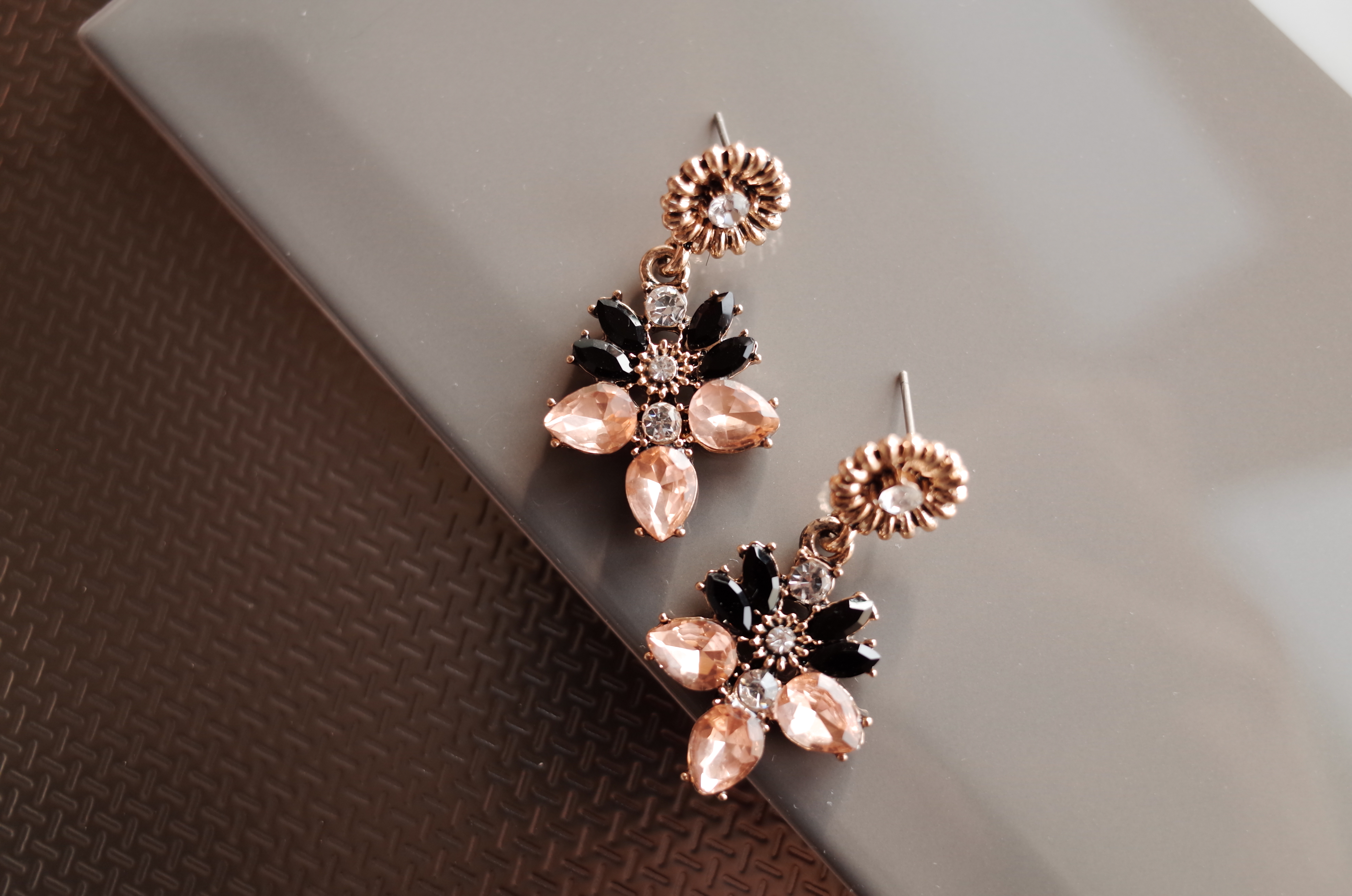 3Colors Antique Blanc Mademoiselle Color Point Ear