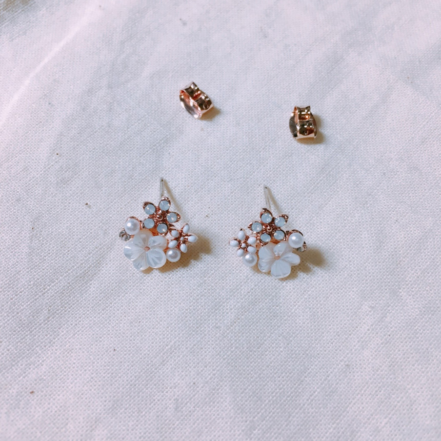 LUCJA Mother of Pearl Flower Field Earrings LKJ101