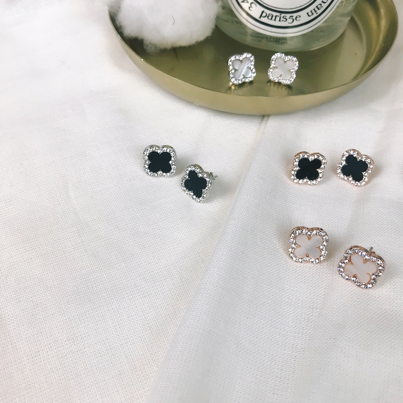 VCA1 Van Cleef Clover Bold Earrings