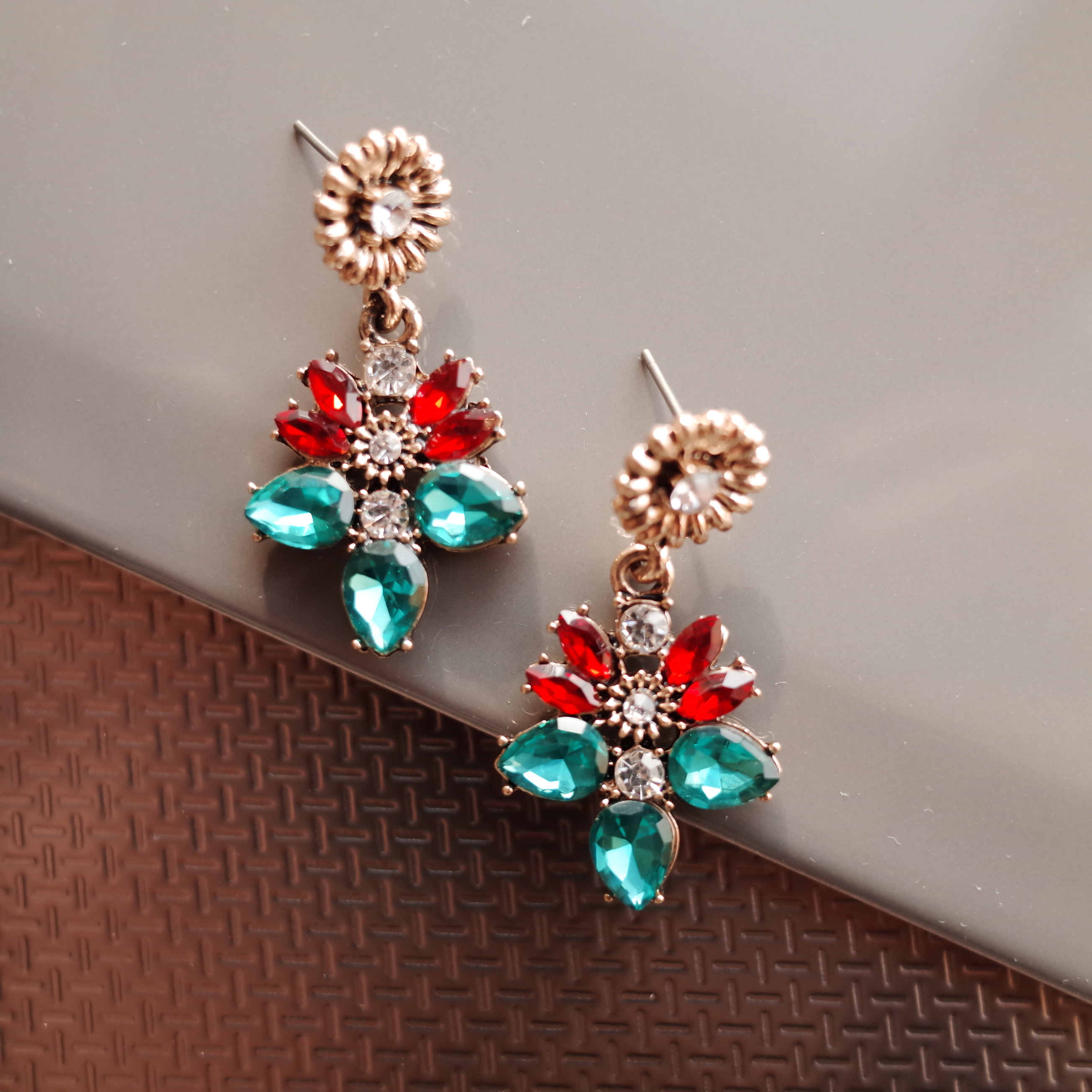 3Colors Antique Blanc Mademoiselle Color Point Ear