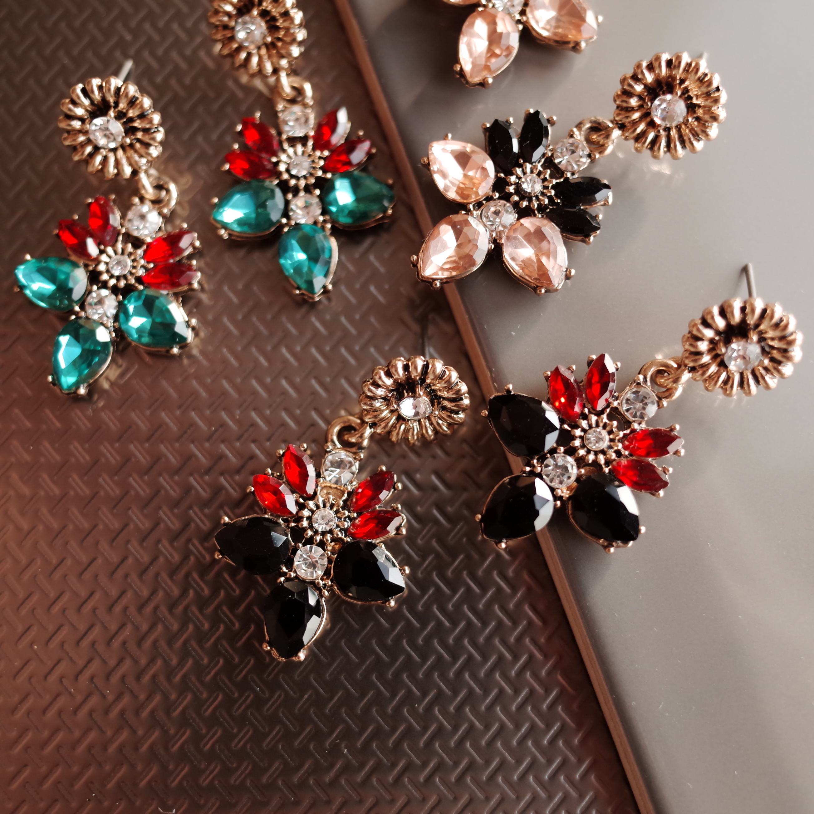 3Colors Antique Blanc Mademoiselle Color Point Ear