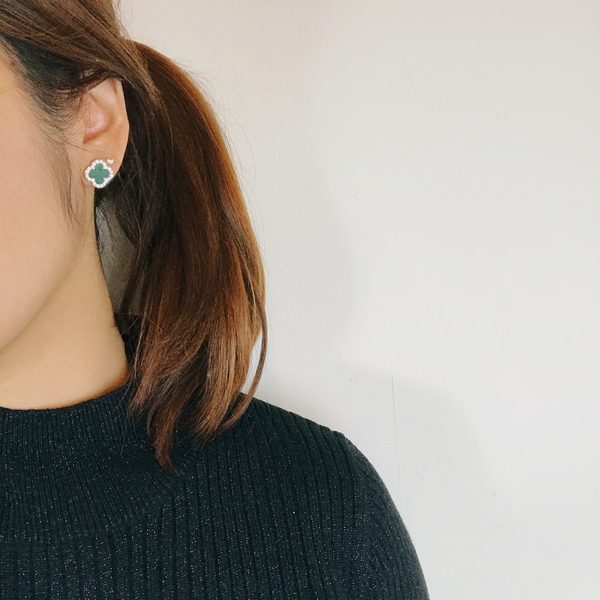 VCA1 Van Cleef Clover Bold Earrings