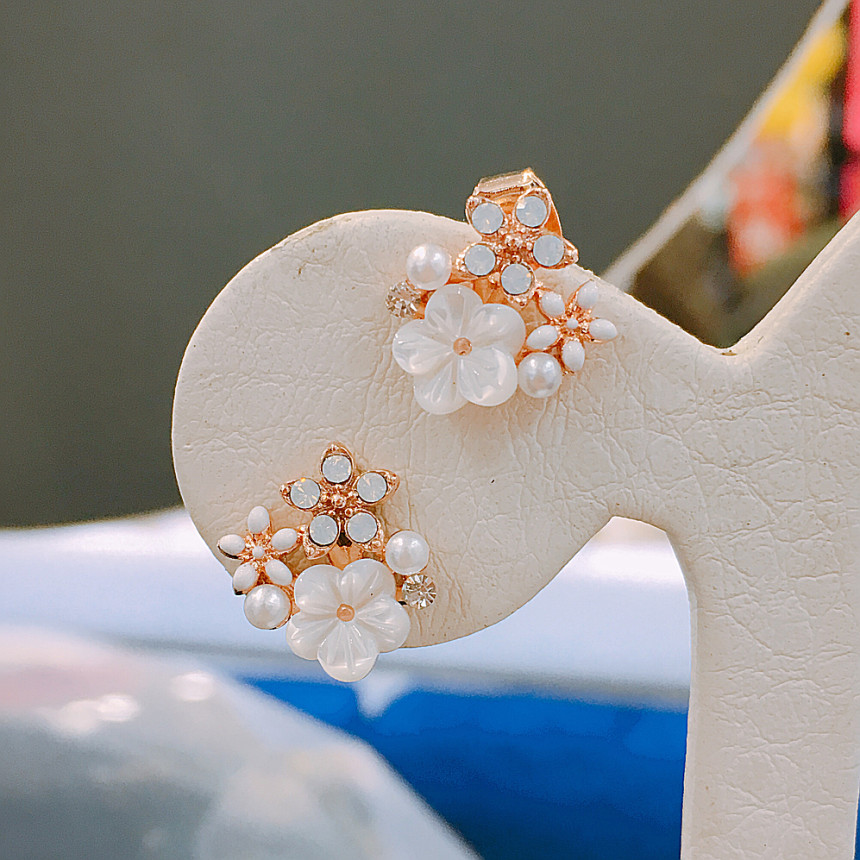 LUCJA Mother of Pearl Flower Field Earrings LKJ101