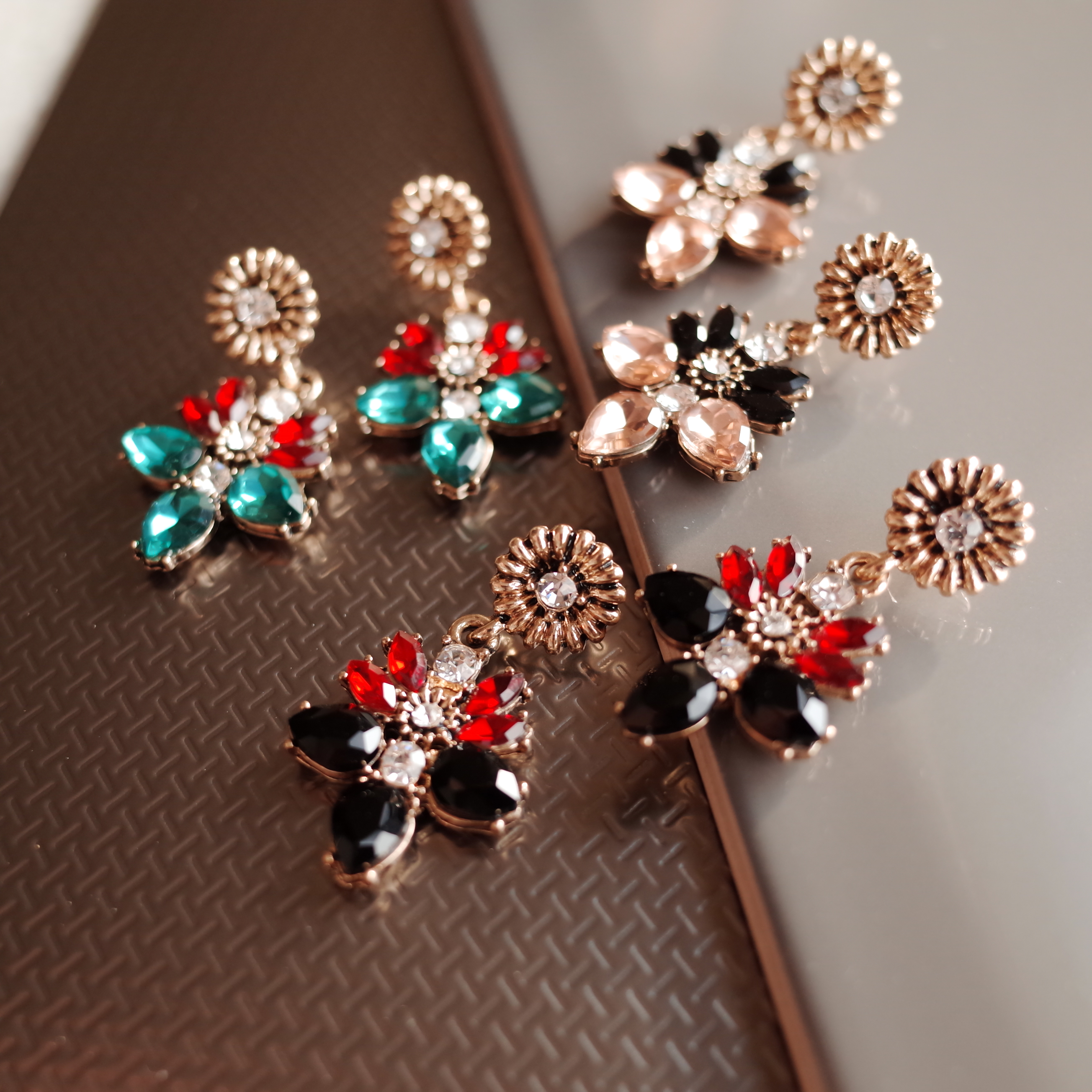 3Colors Antique Blanc Mademoiselle Color Point Ear