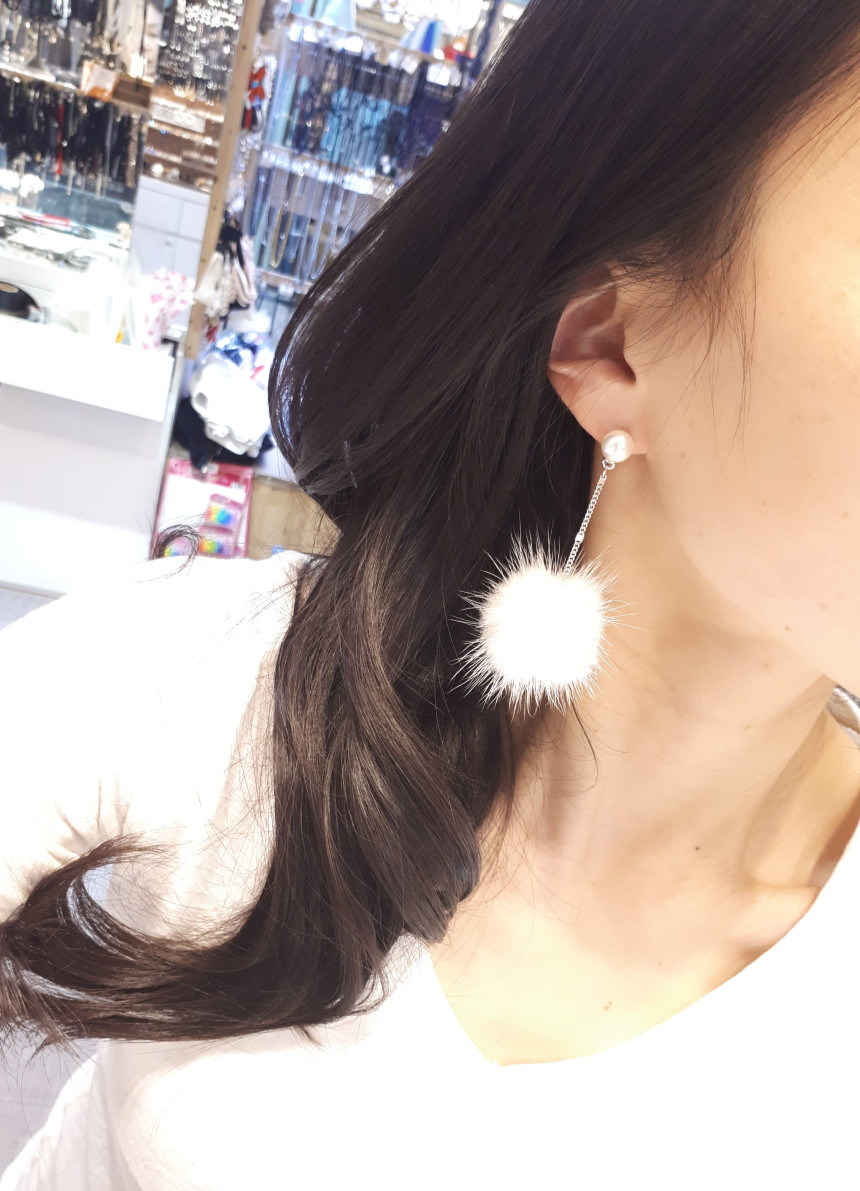Mink drop earrings under pearl Accessories Winter 