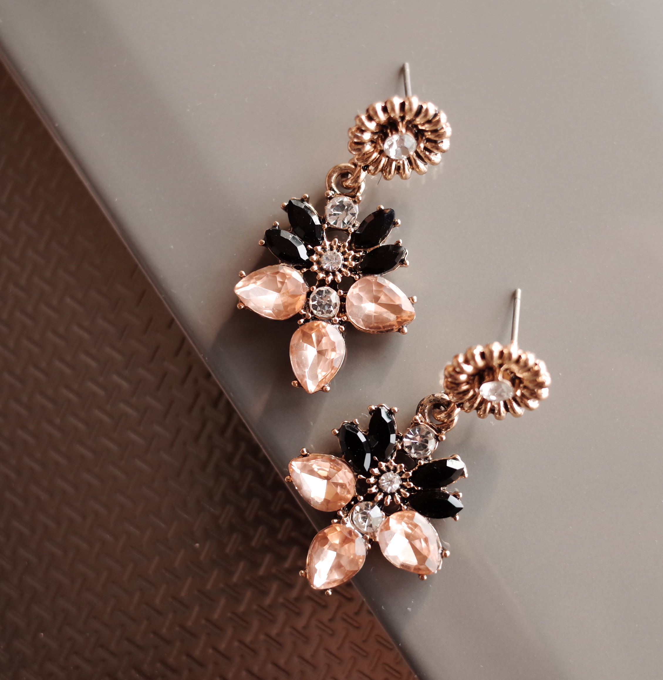 3Colors Antique Blanc Mademoiselle Color Point Ear