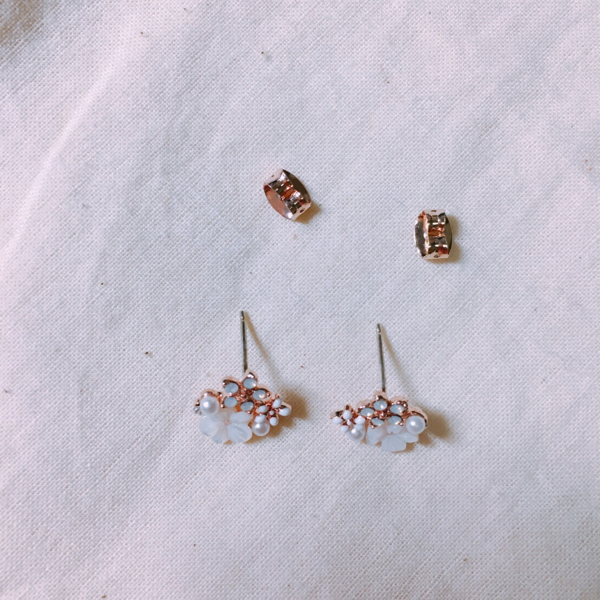 LUCJA Mother of Pearl Flower Field Earrings LKJ101