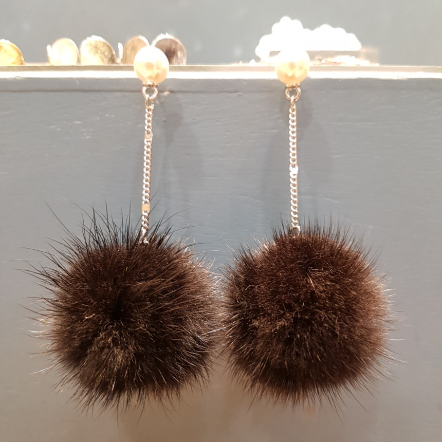 Mink drop earrings under pearl Accessories Winter 