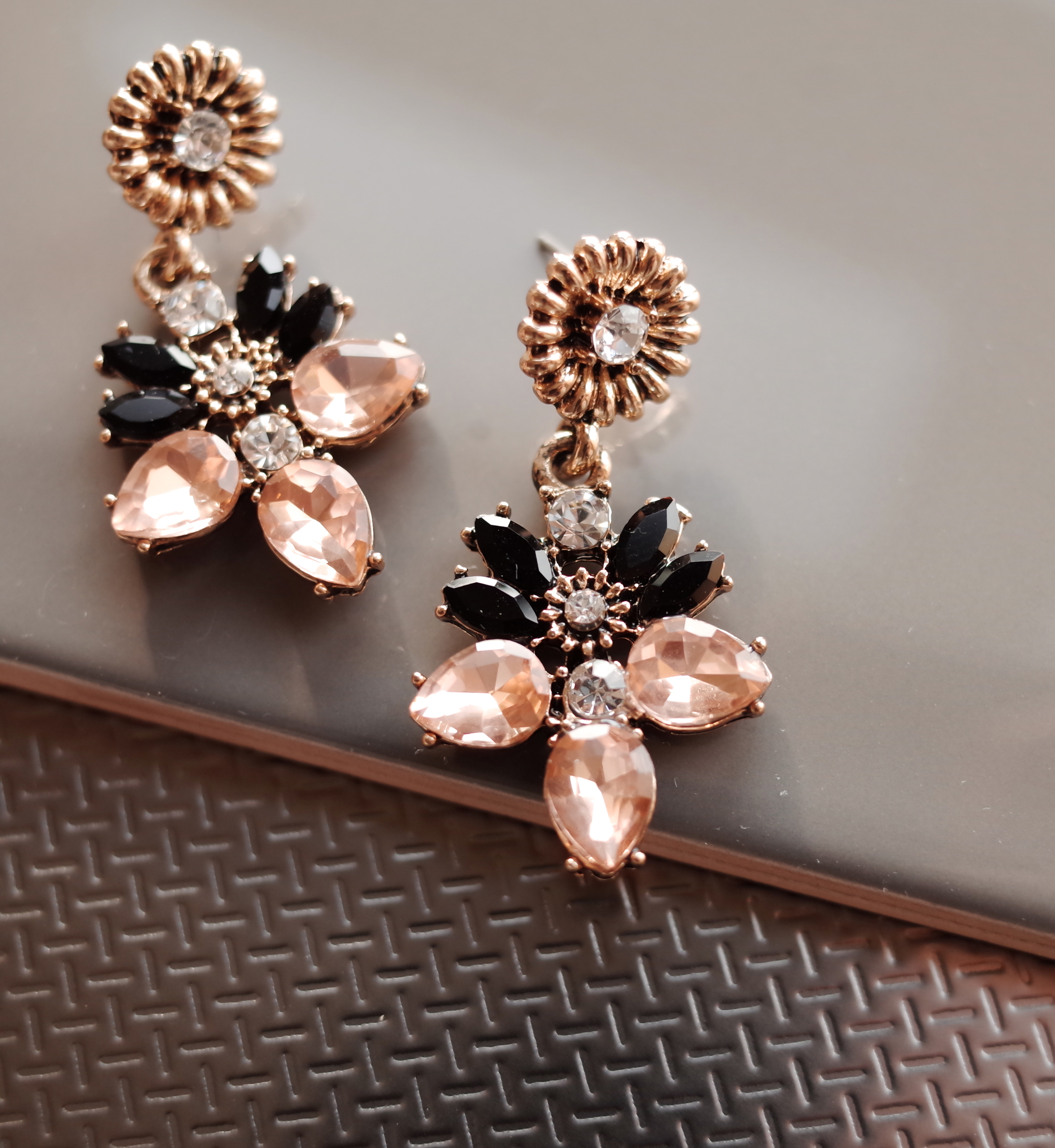 3Colors Antique Blanc Mademoiselle Color Point Ear