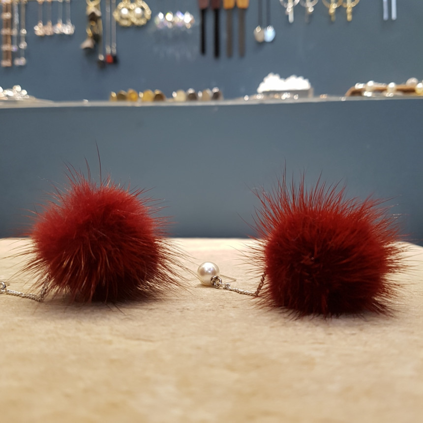 Mink drop earrings under pearl Accessories Winter 