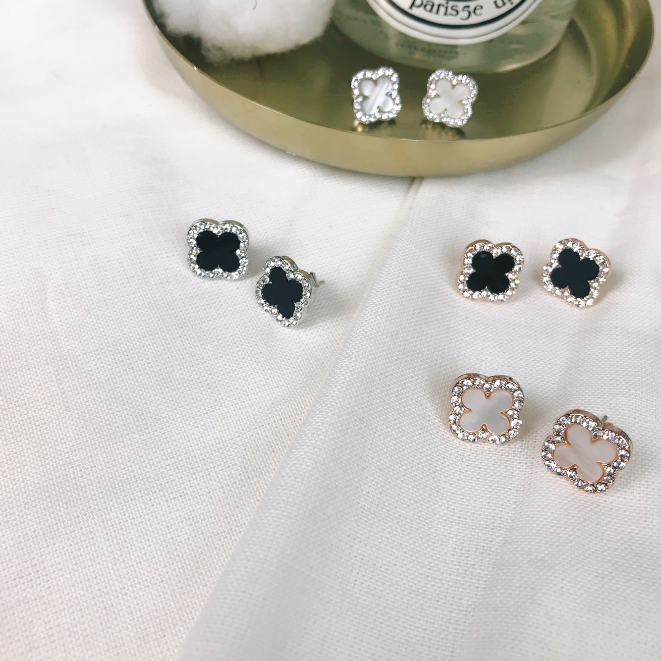 VCA1 Van Cleef Clover Bold Earrings