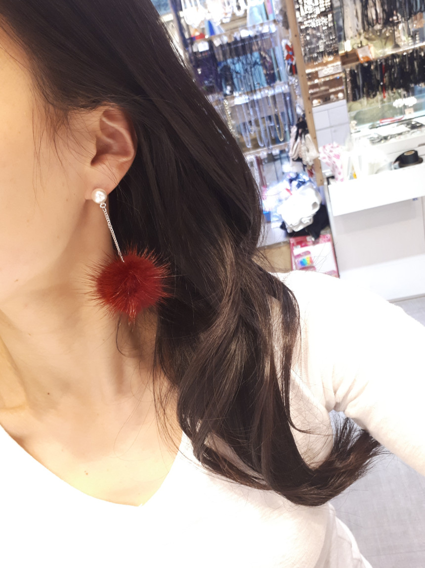 Mink drop earrings under pearl Accessories Winter 