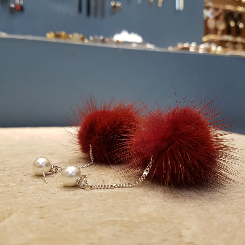Mink drop earrings under pearl Accessories Winter 