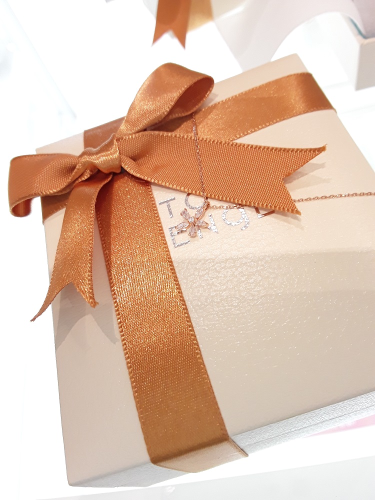 Stonehenge rose gold necklace I0083 Daily Look Lov