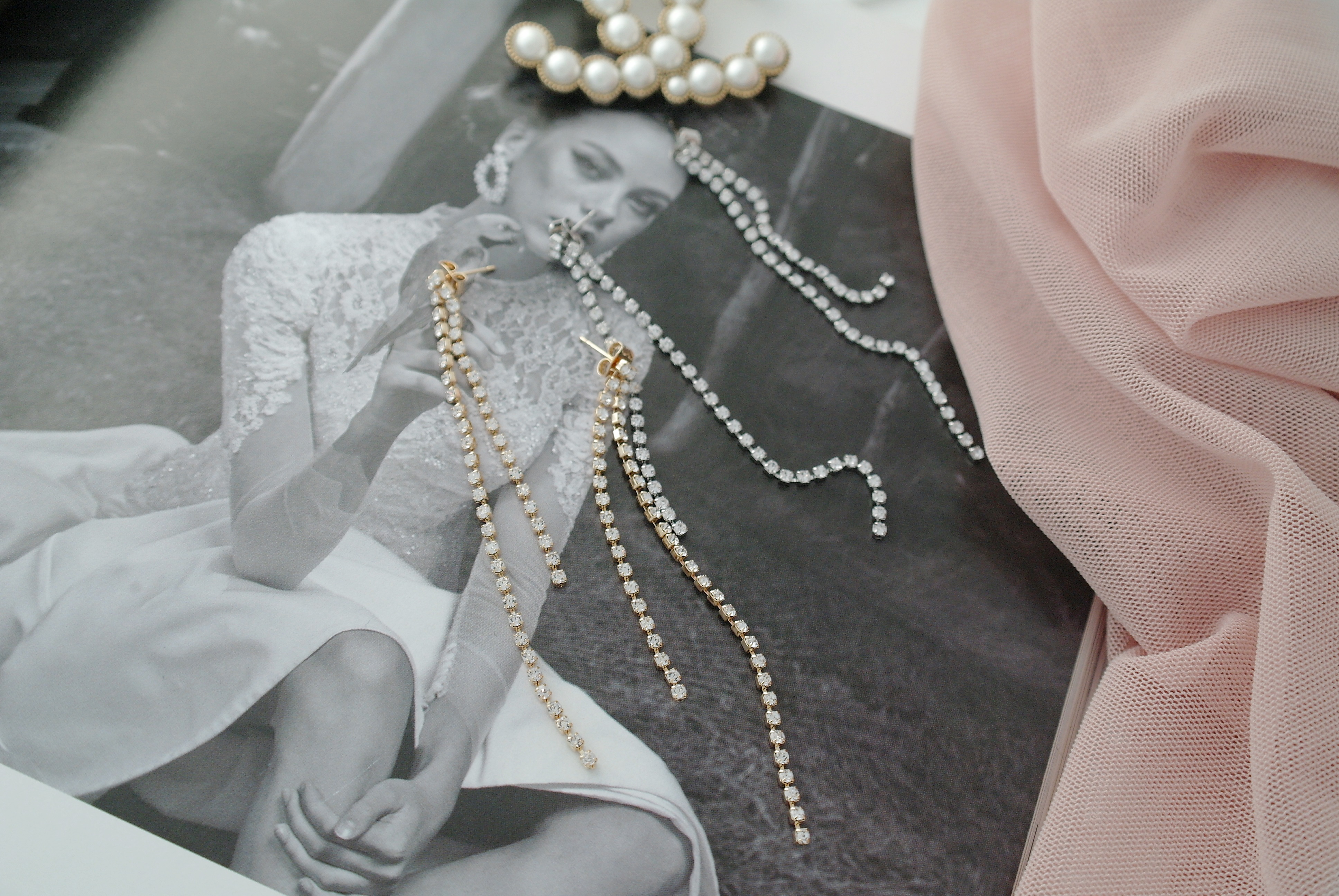 Simple Cubic Jalan Long Drop Earrings Classic Look