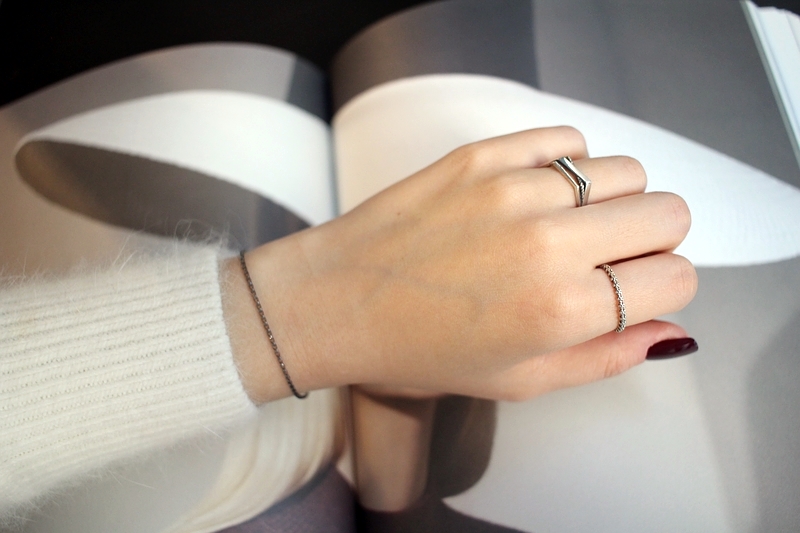 <b><p>92.5 Silver flow Layed Thread ring Woman</p></b><b><p>92.5シルバー フラワー 重ね着 糸リング 女性 20代 デイリー ヴィンテージ</p></b><br /><br /><p align='center'>