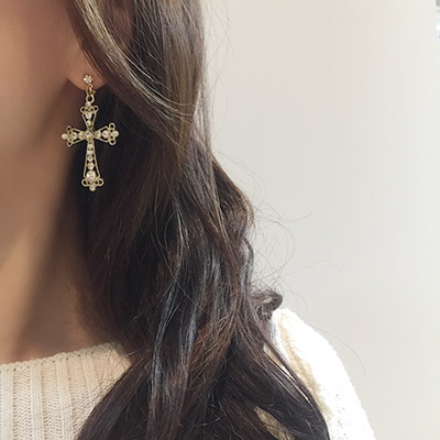 Moushibine Cross Cutter Big Drop Earrings Mouton A
