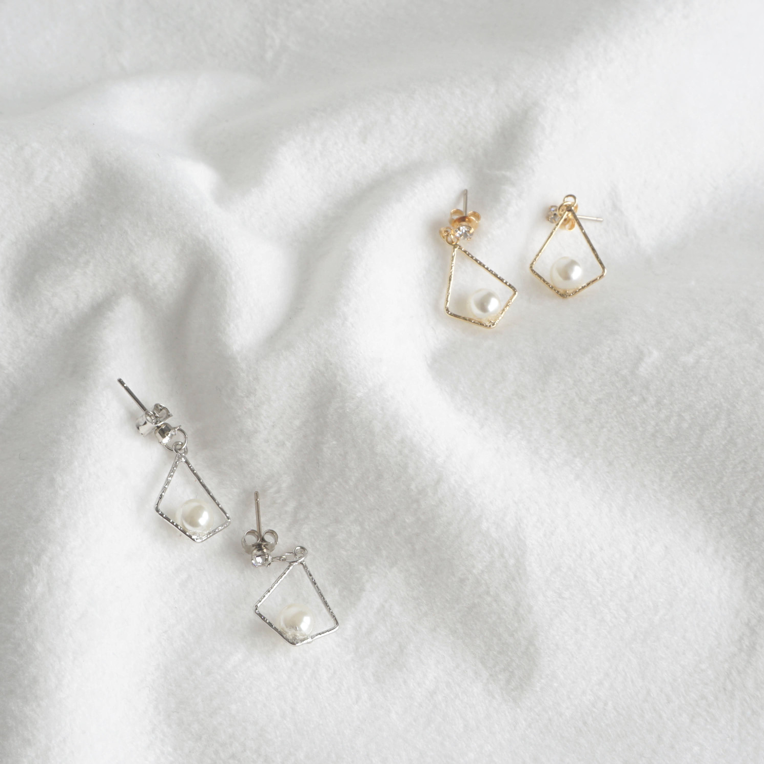 Simple earrings 10 species 5,000 won Women's gi