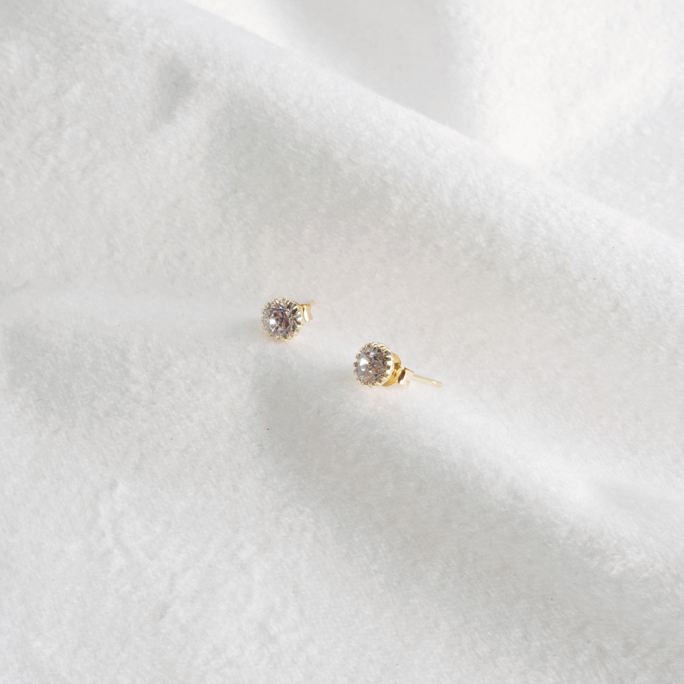 Simple earrings 10 species 3,000 yen Women's Da
