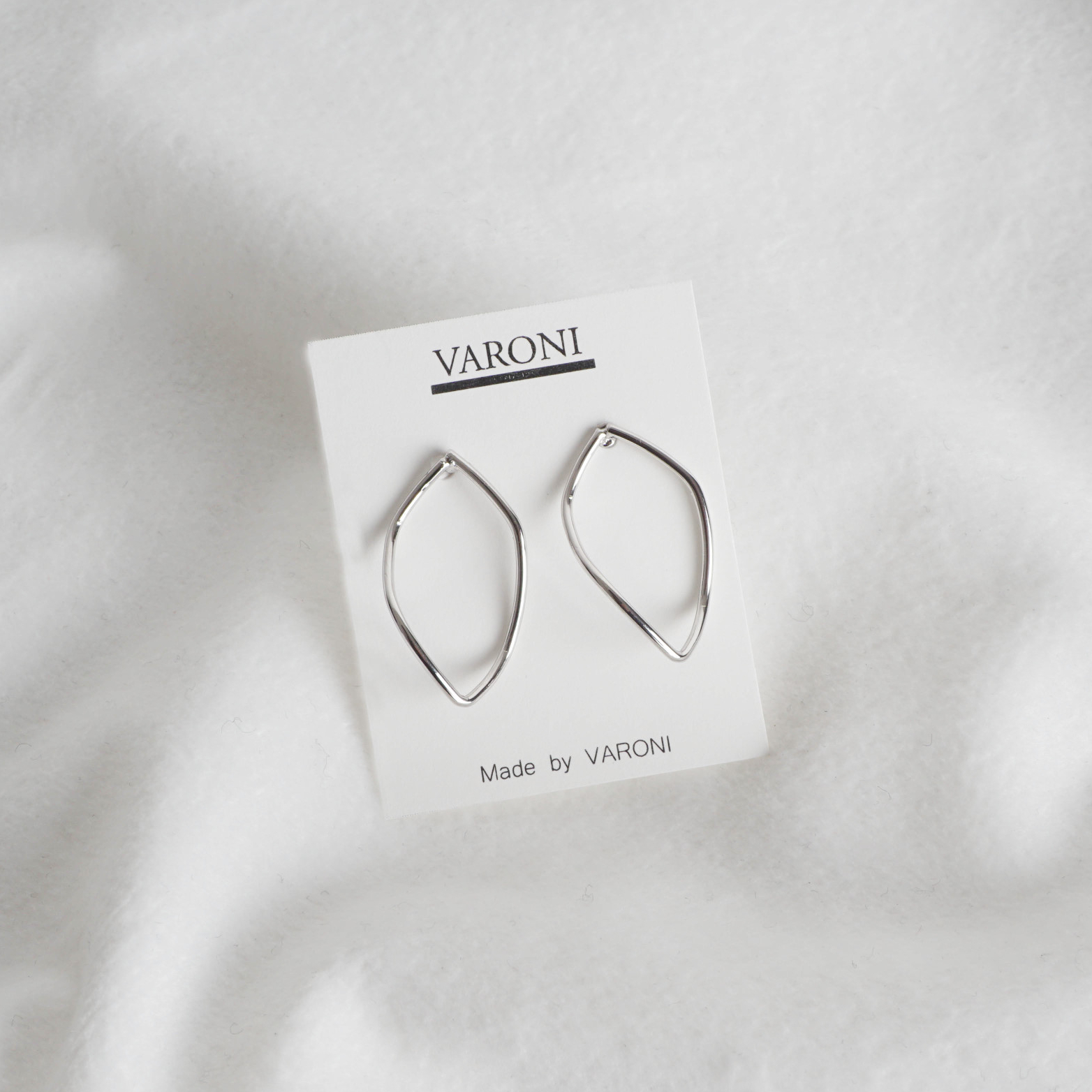 Simple earrings 10 species 3,000 yen Women's Da