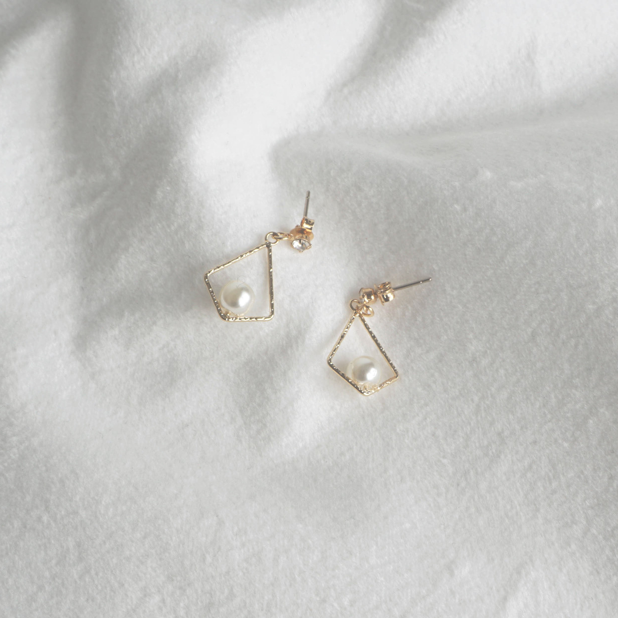 Simple earrings 10 species 5,000 won Women's gi