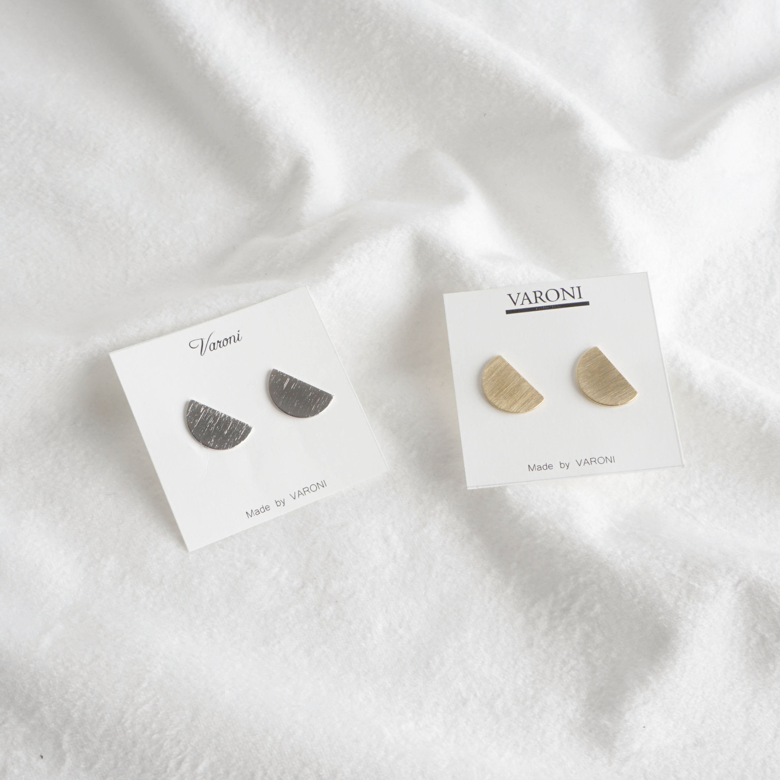 Simple earrings 10 species 3,000 yen Women's Da