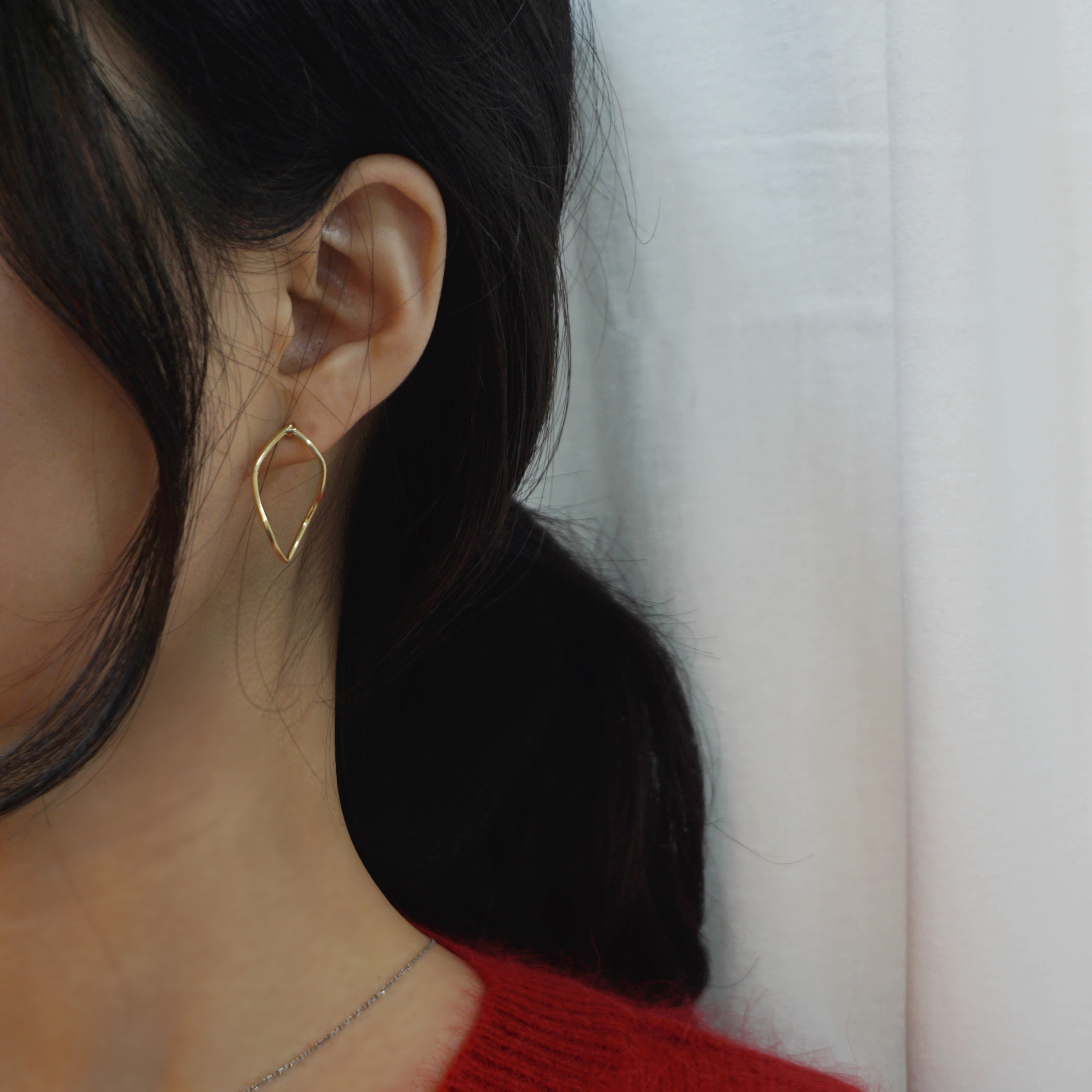 Simple earrings 10 species 3,000 yen Women's Da